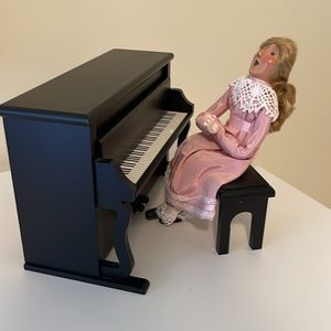 Byers Choice Ltd Carolers “Louise and Piano” -1995